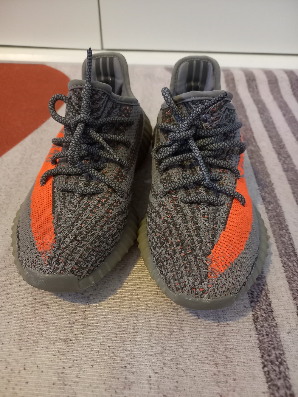 Adidas Yeezy Boost 350 V2 Men’s Grey with Orange Stripe - Picture 2 of 7